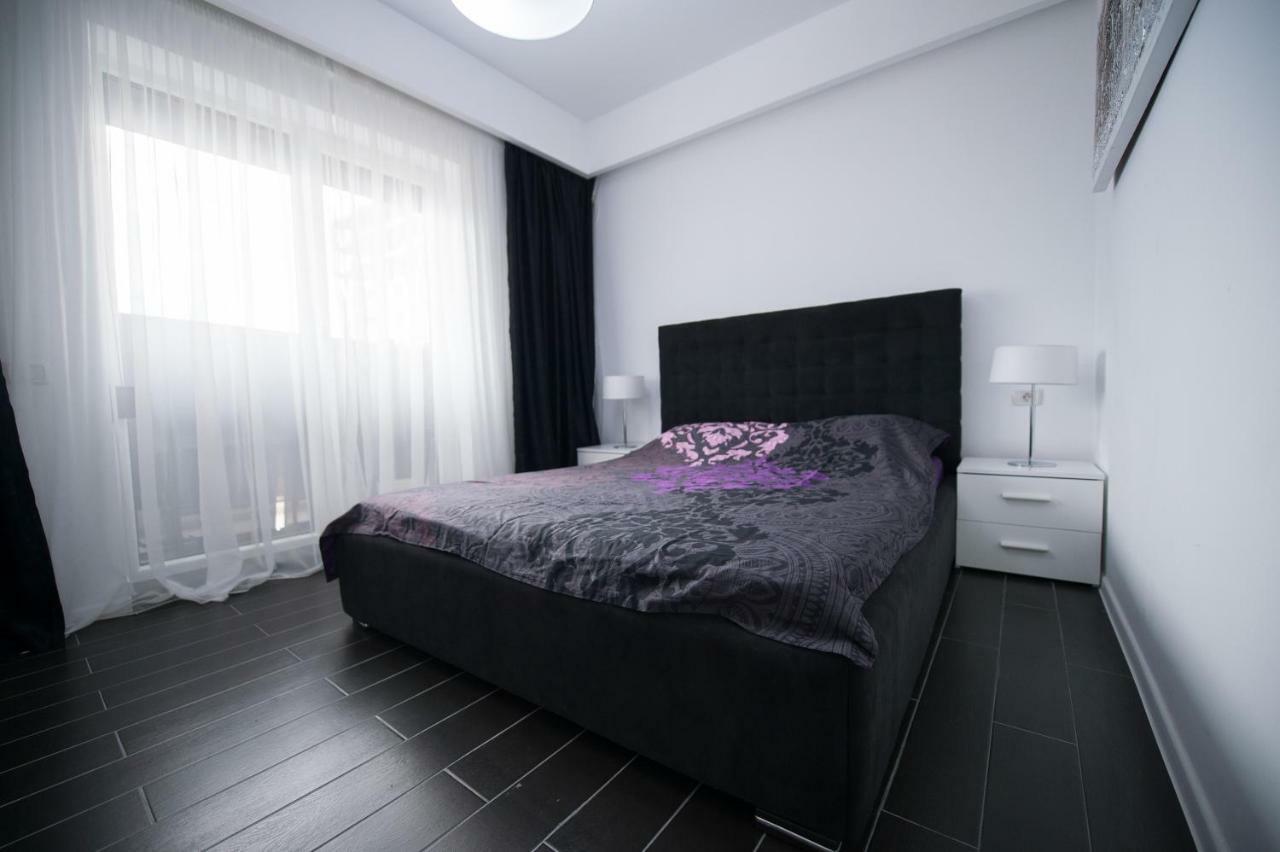 Apartel Black & White Navodari Dış mekan fotoğraf