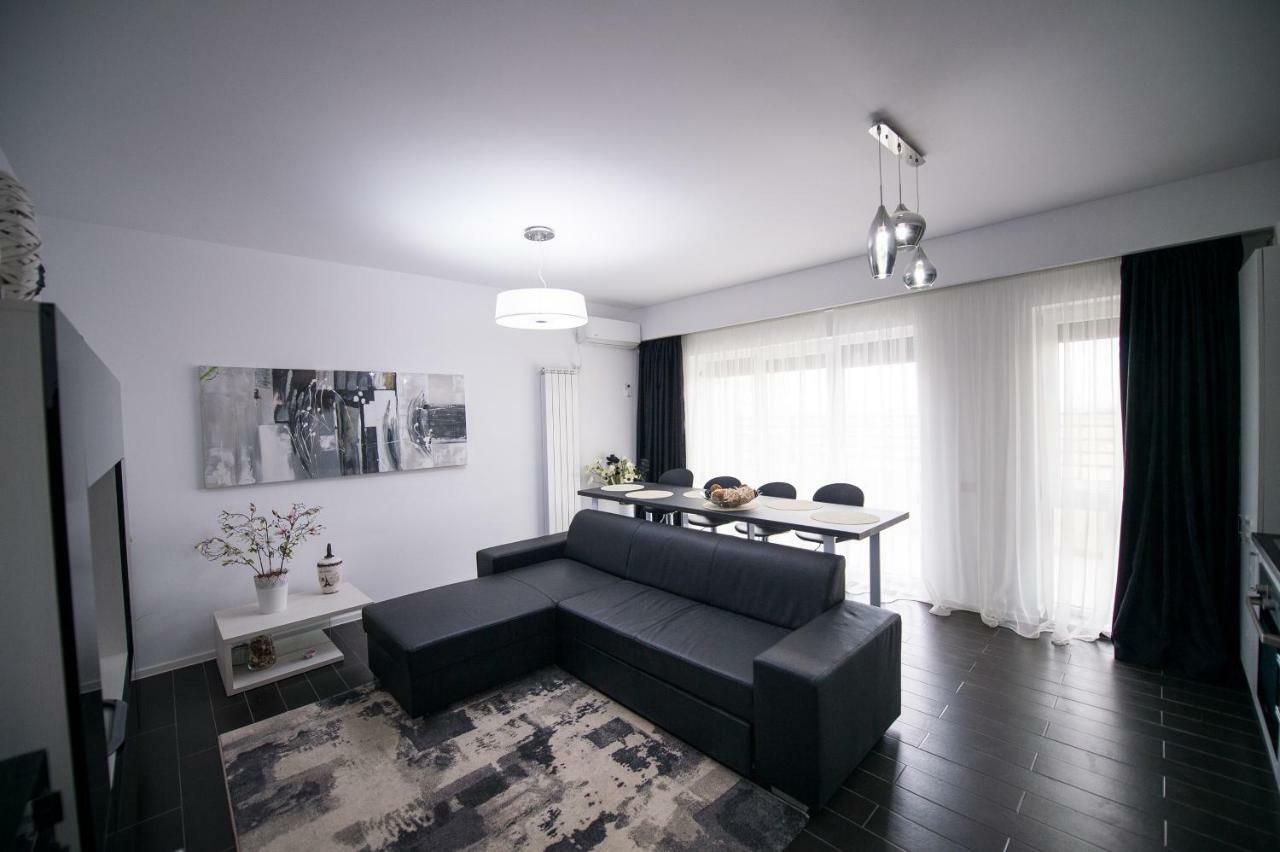 Apartel Black & White Navodari Dış mekan fotoğraf
